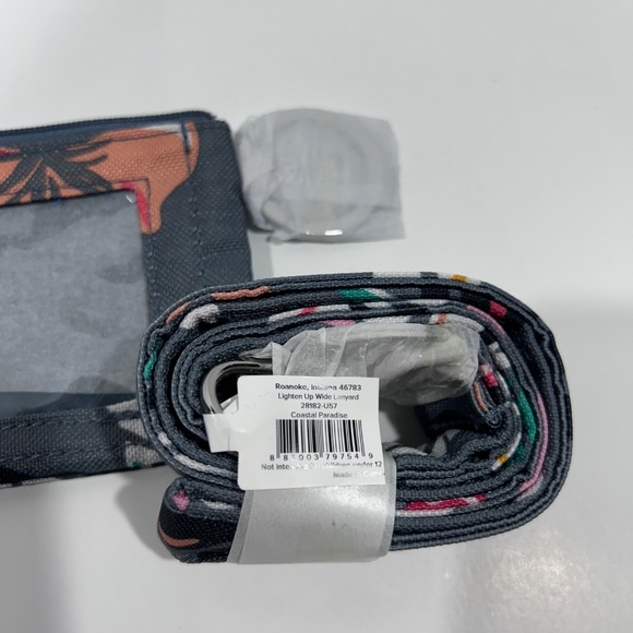 NEW Vera Bradley Grey "COASTAL PARADISE" Zip ID & WIDE 1" Lanyard set -*RETIRED* - Picture 4 of 4